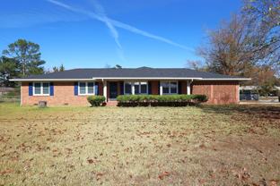 4018 N Oak St Ex - Photo 1 of 1