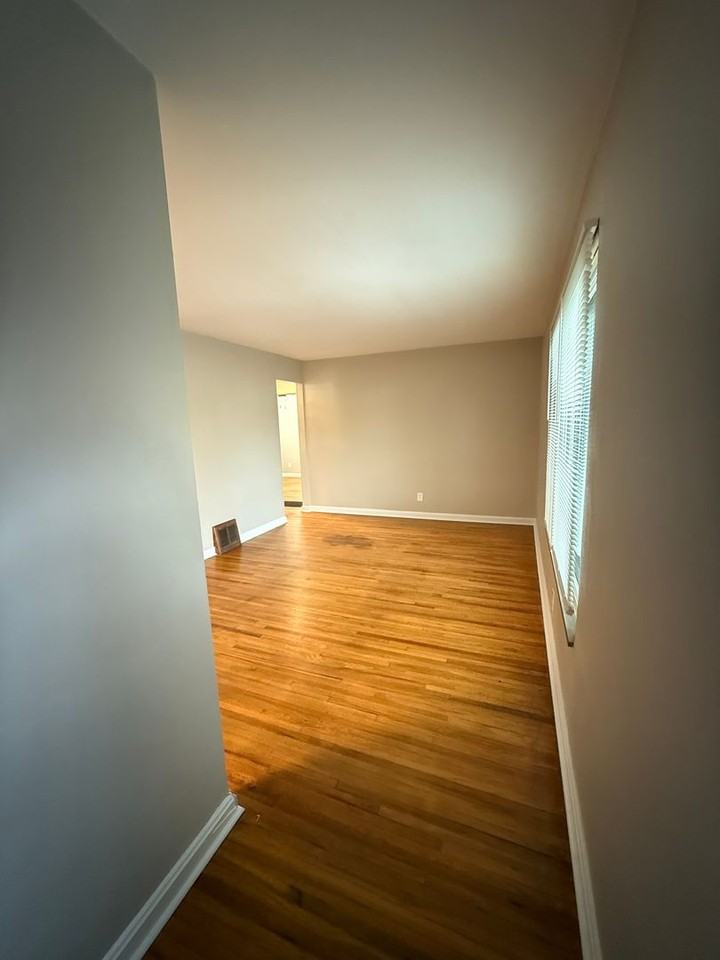 7128 Yates St - Photo 3 of 18