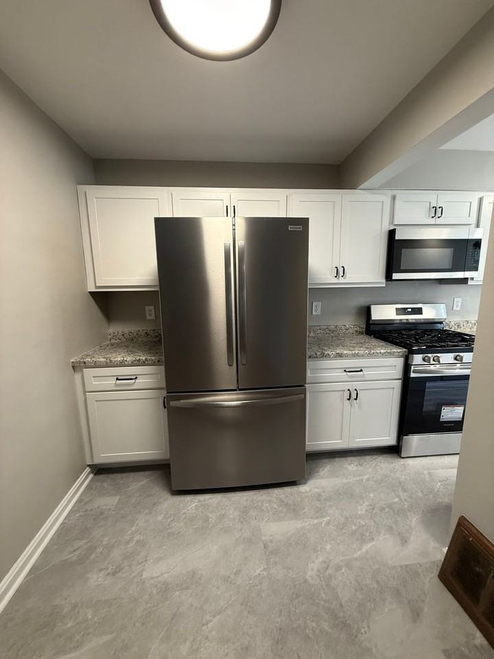 7128 Yates St - Photo 6 of 18