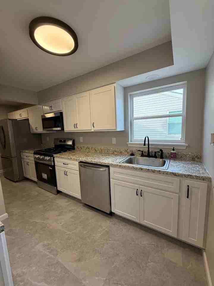 7128 Yates St - Photo 7 of 18