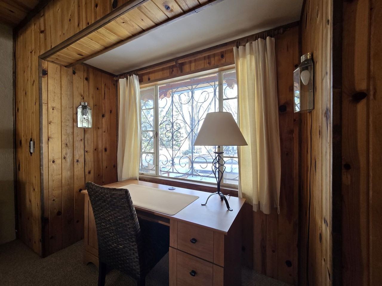 1489 Bishops Lodge Rd - Photo 6 of 18