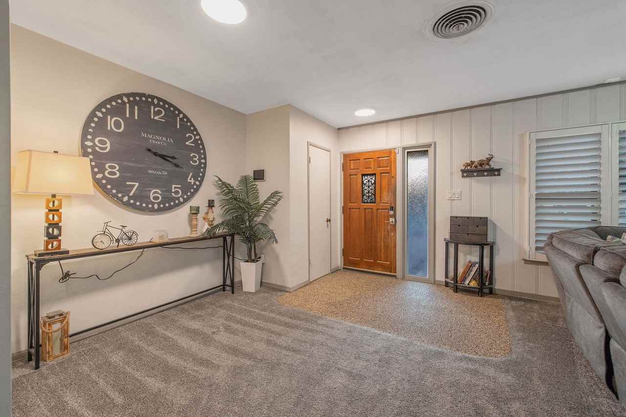 1821 Mulberry Drive - Photo 2 of 14