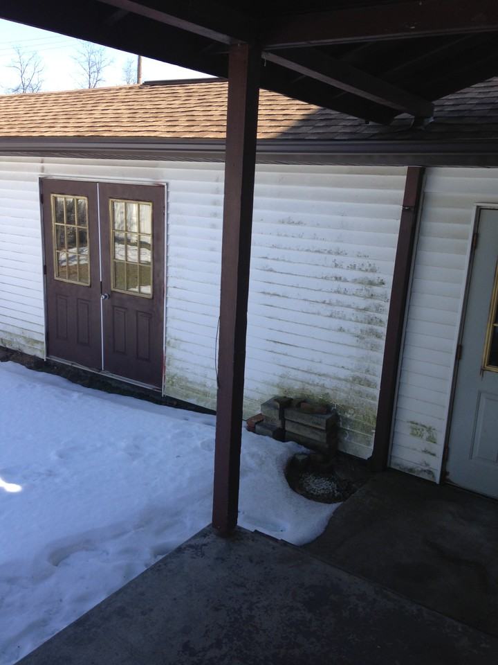 228 S Mill St - Photo 3 of 10