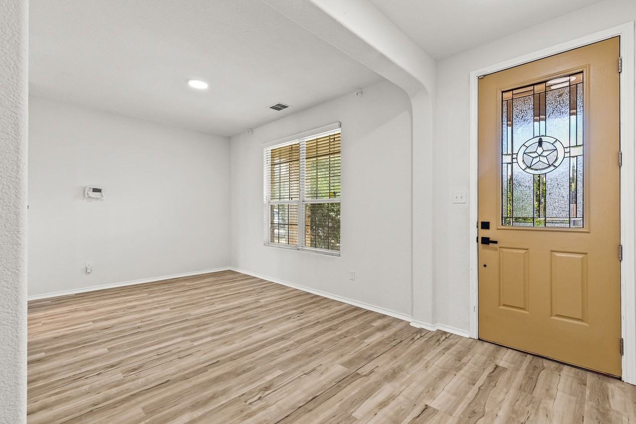 25807 Beautyberry - Photo 2 of 41