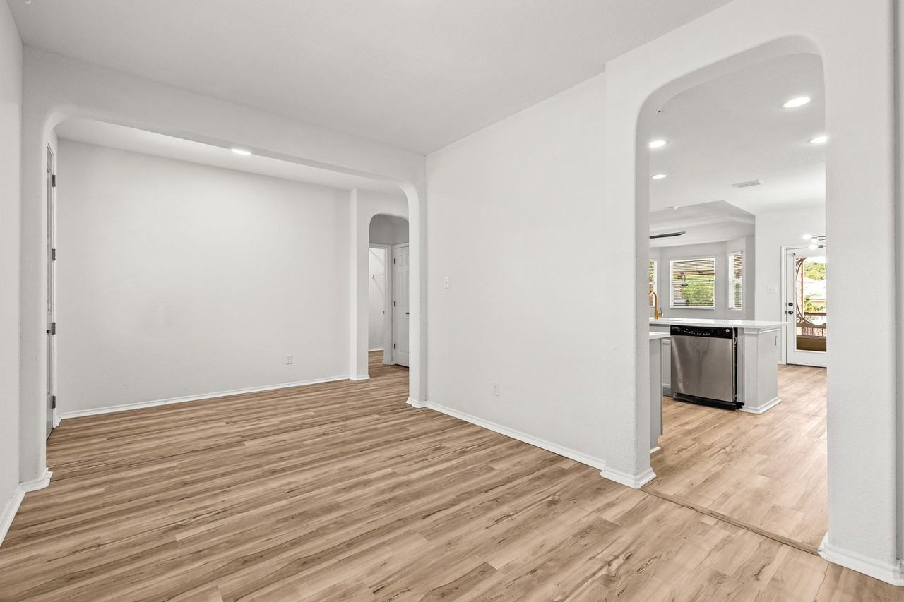 25807 Beautyberry - Photo 3 of 41