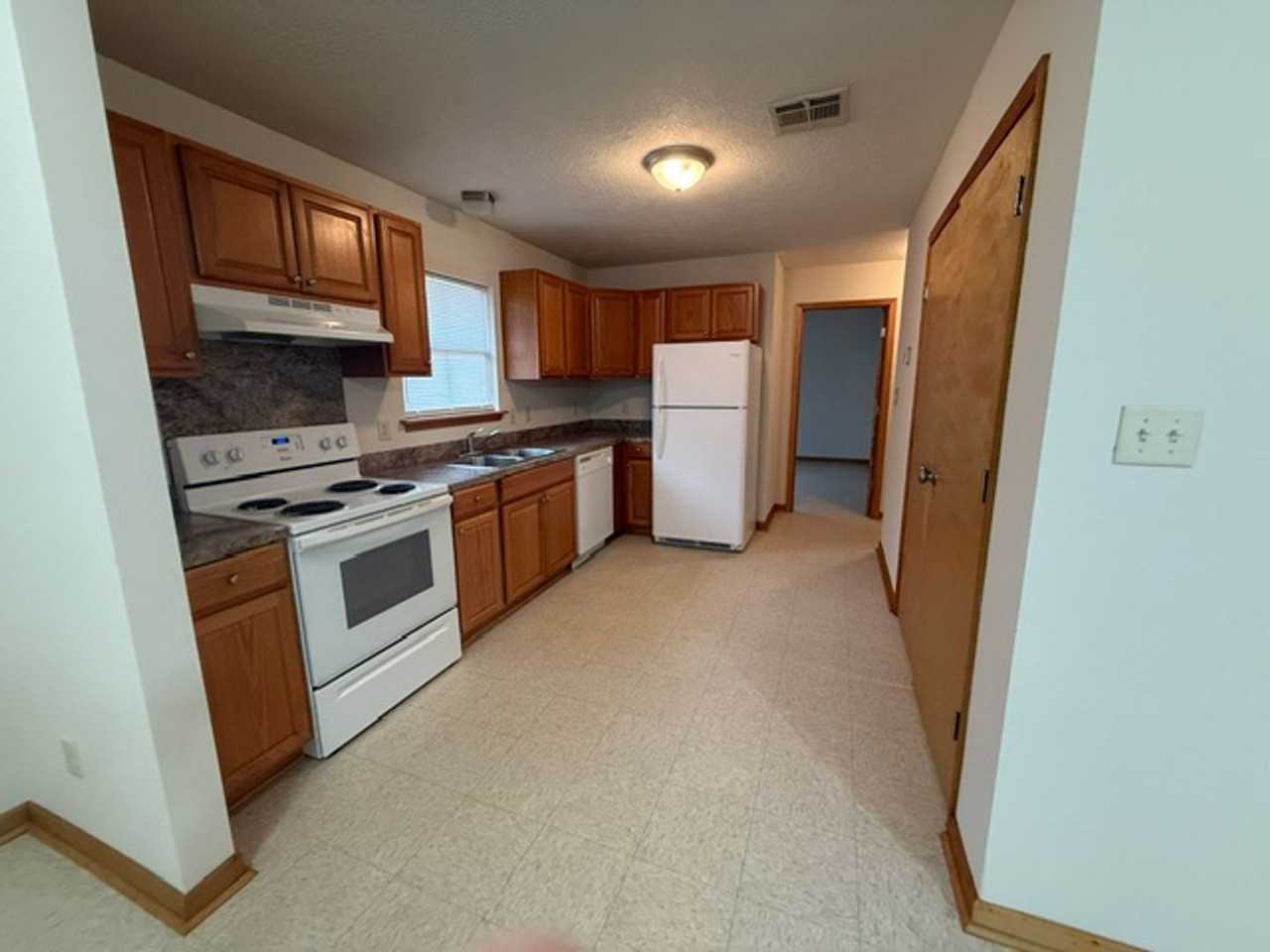 2208 North Malcolm Street - Photo 6 of 19