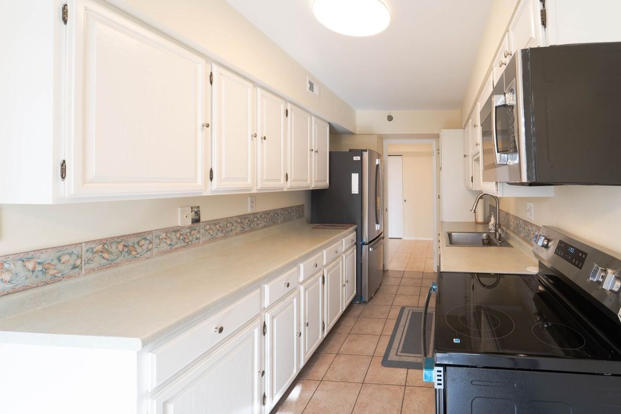 1808 Old Meadow Road - Photo 5 of 50