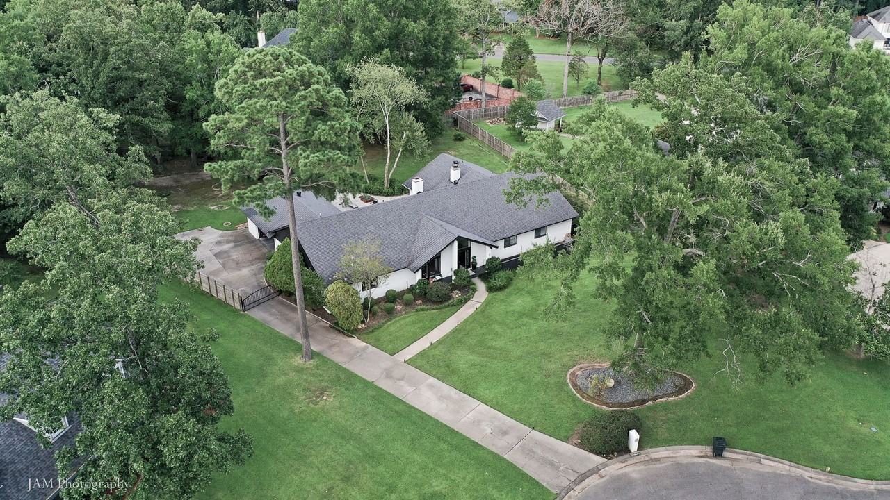 1044 Bauxhall Circle - Photo 2 of 27