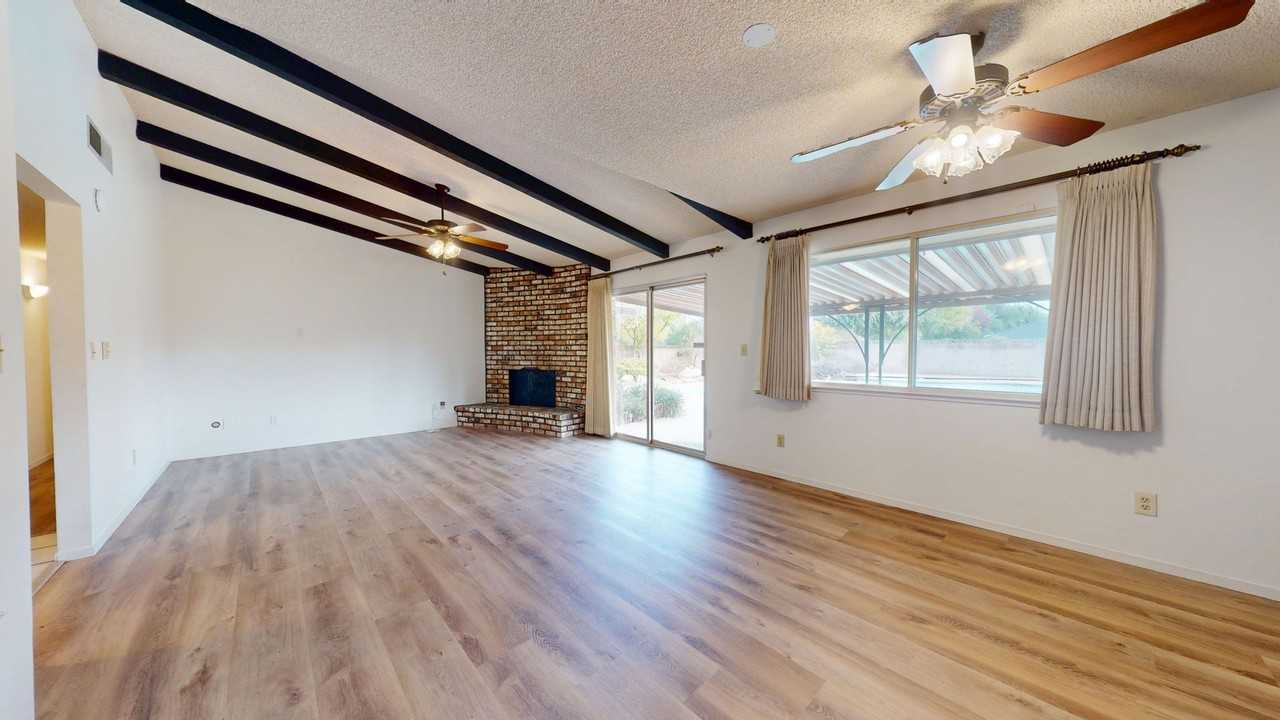 827 North Armstrong Avenue - Photo 6 of 21