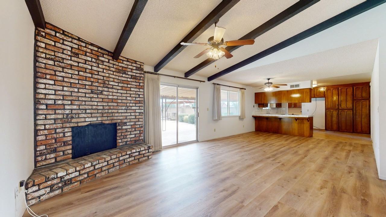 827 North Armstrong Avenue - Photo 7 of 21