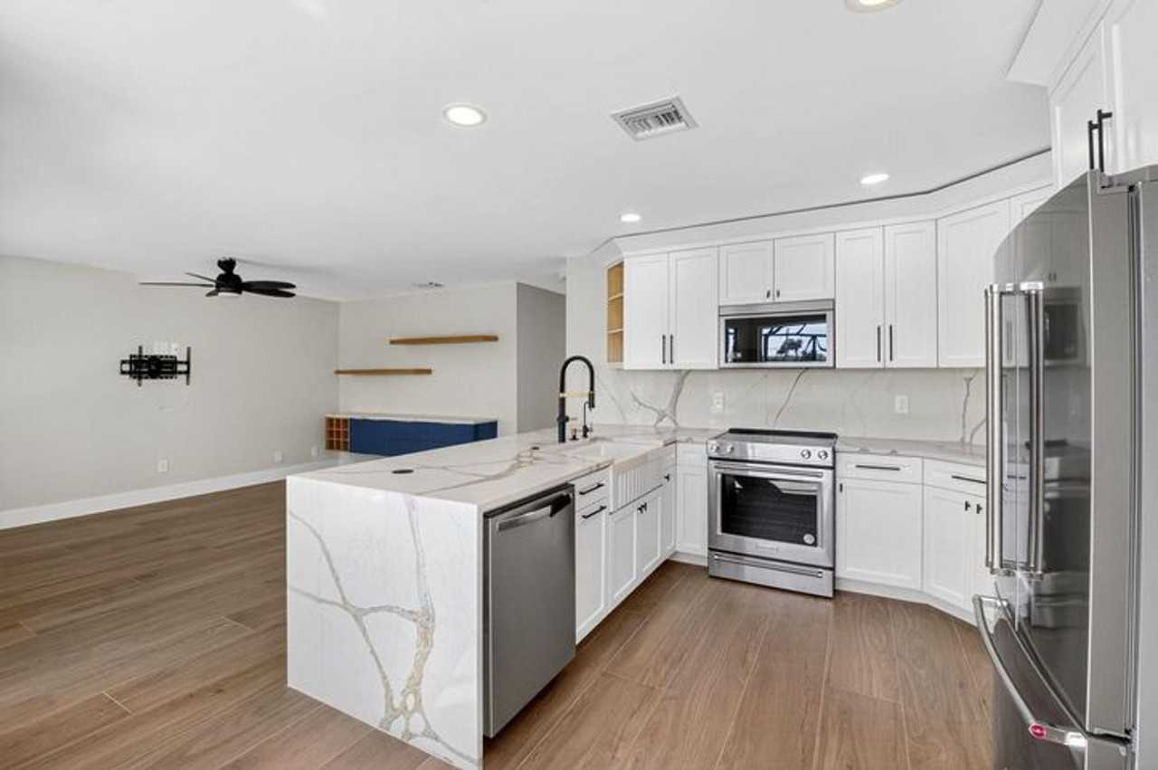 7306 Spinnaker Bay Dr - Photo 6 of 24