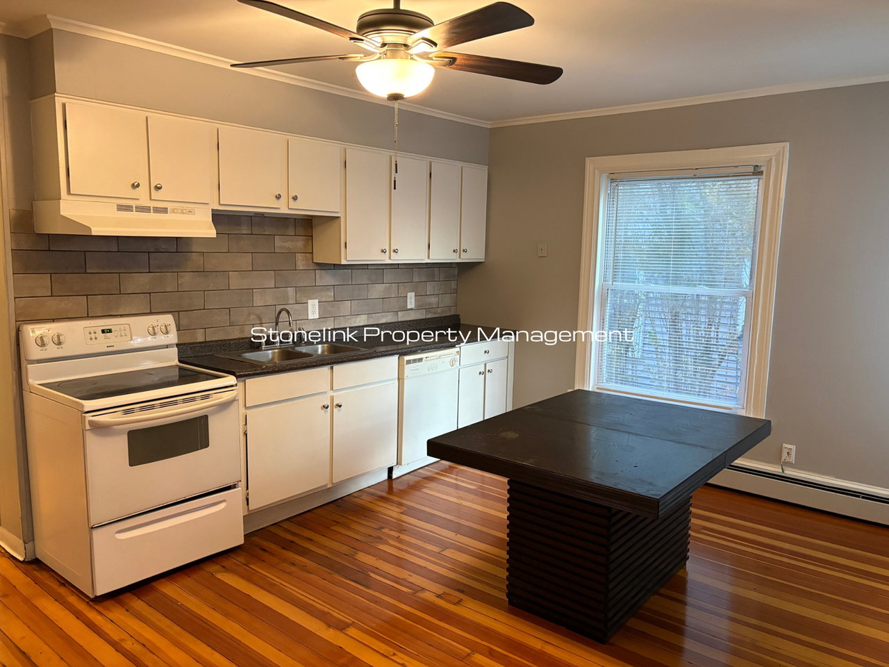 687 Charles St - Photo 2 of 15