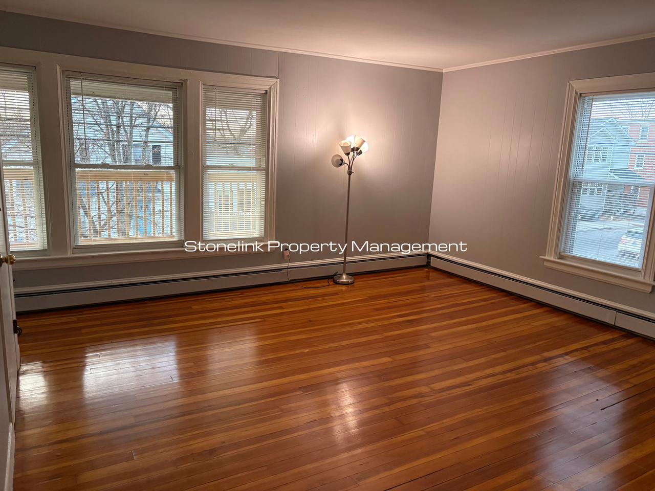 687 Charles St - Photo 6 of 15