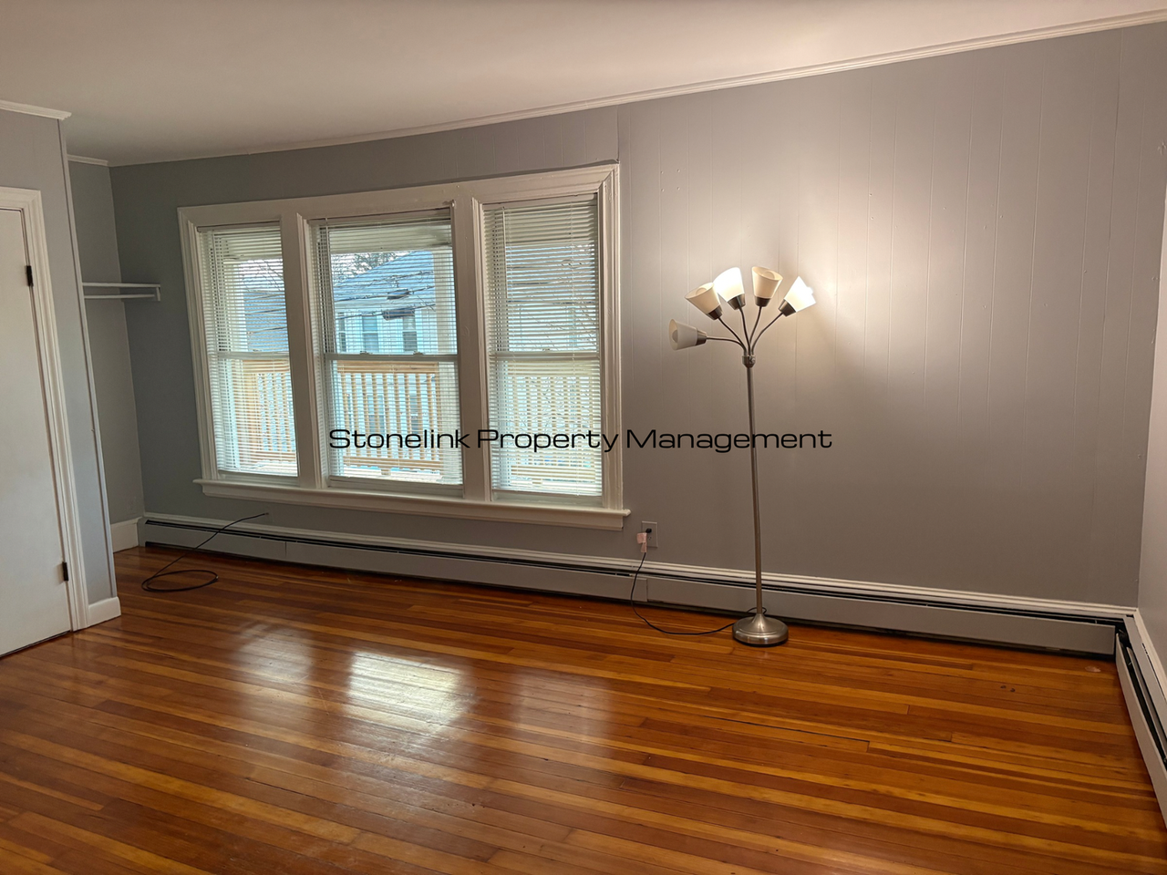 687 Charles St - Photo 7 of 15