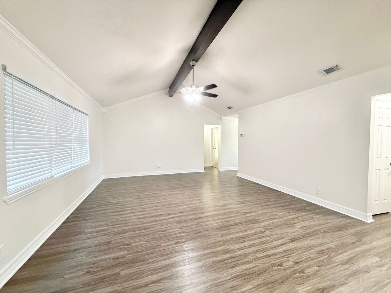 477 Oyster Creek Ct - Photo 5 of 32