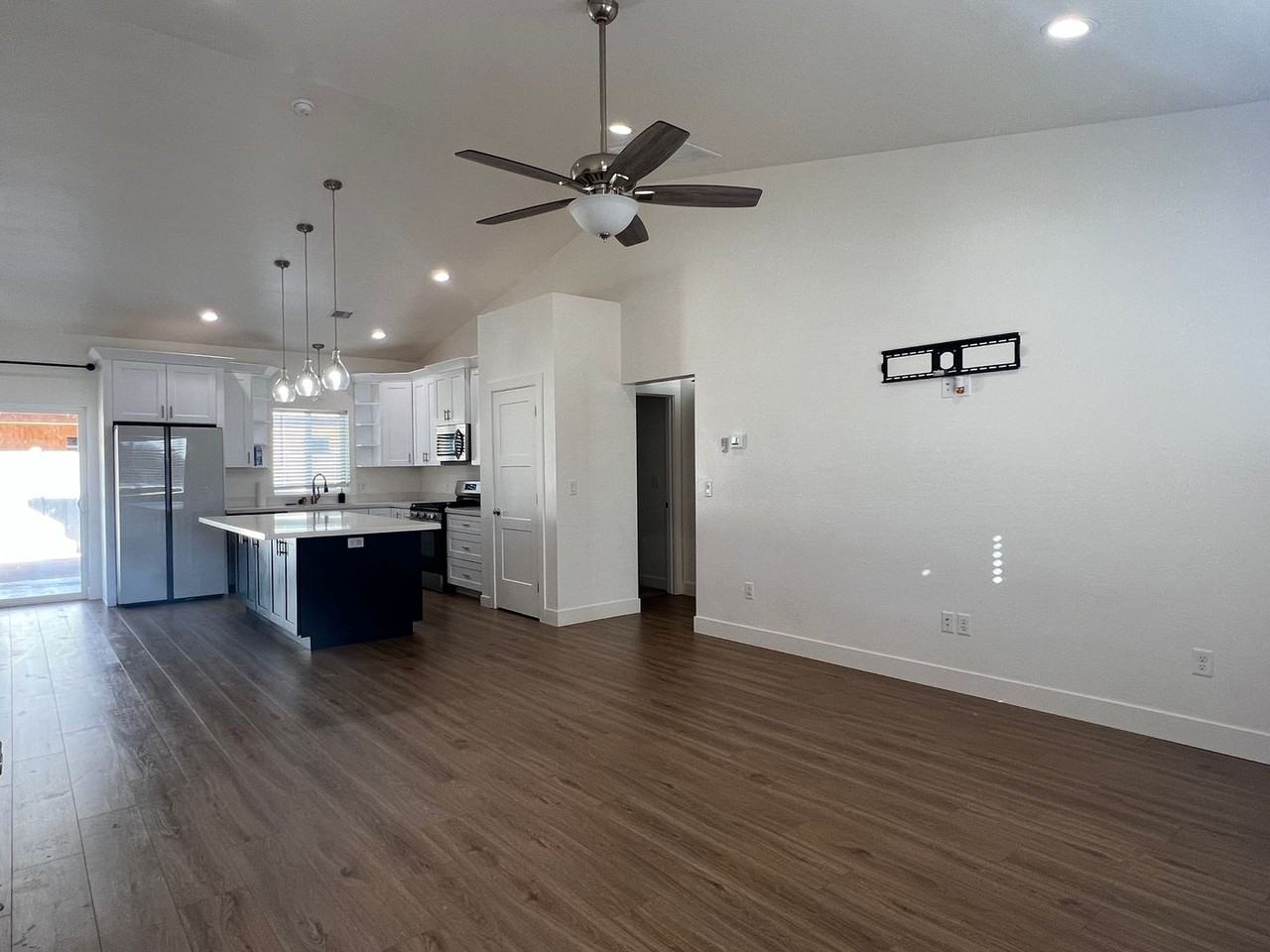 1108 East Adams Street - Photo 2 of 21