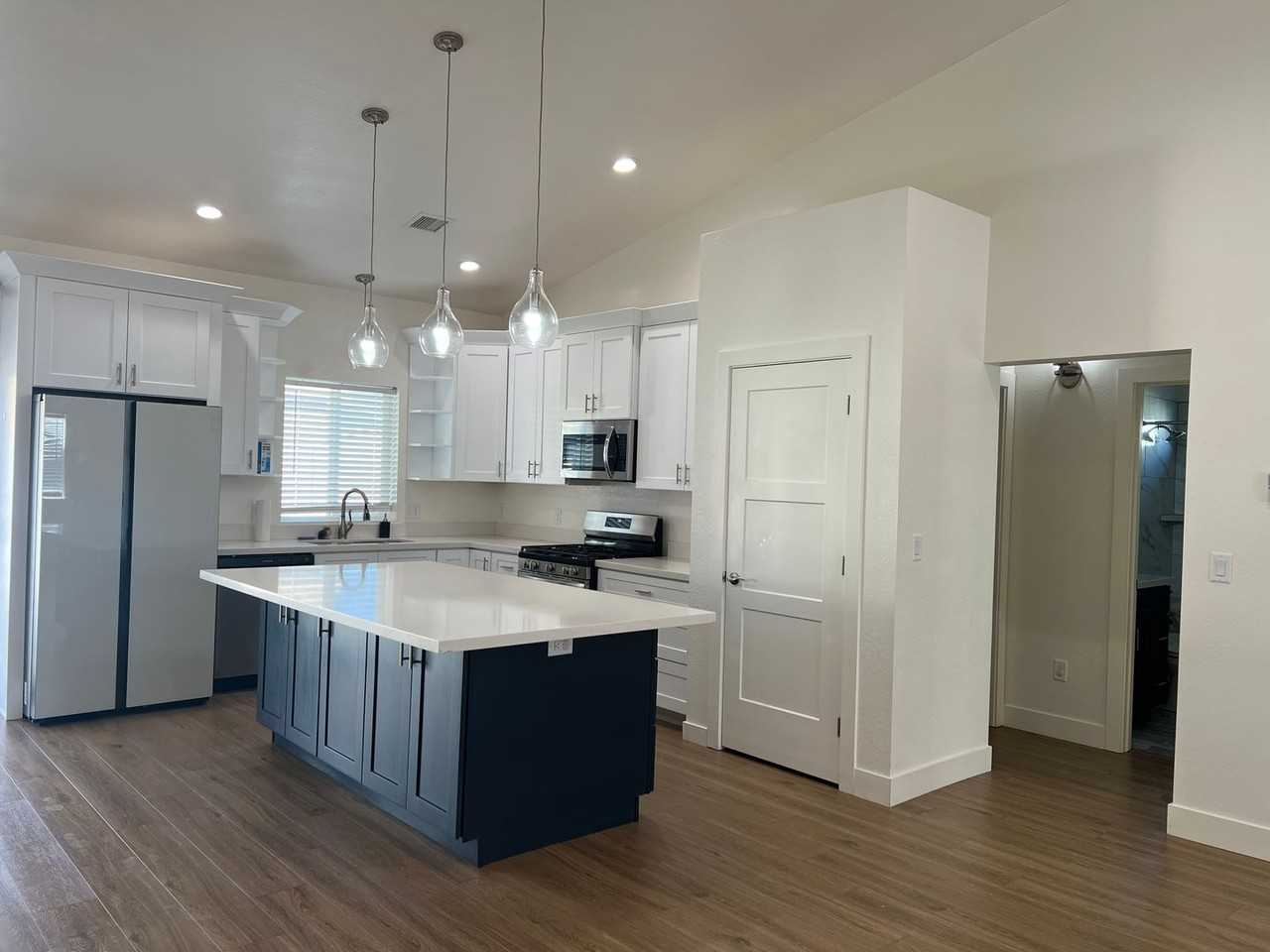 1108 East Adams Street - Photo 3 of 21