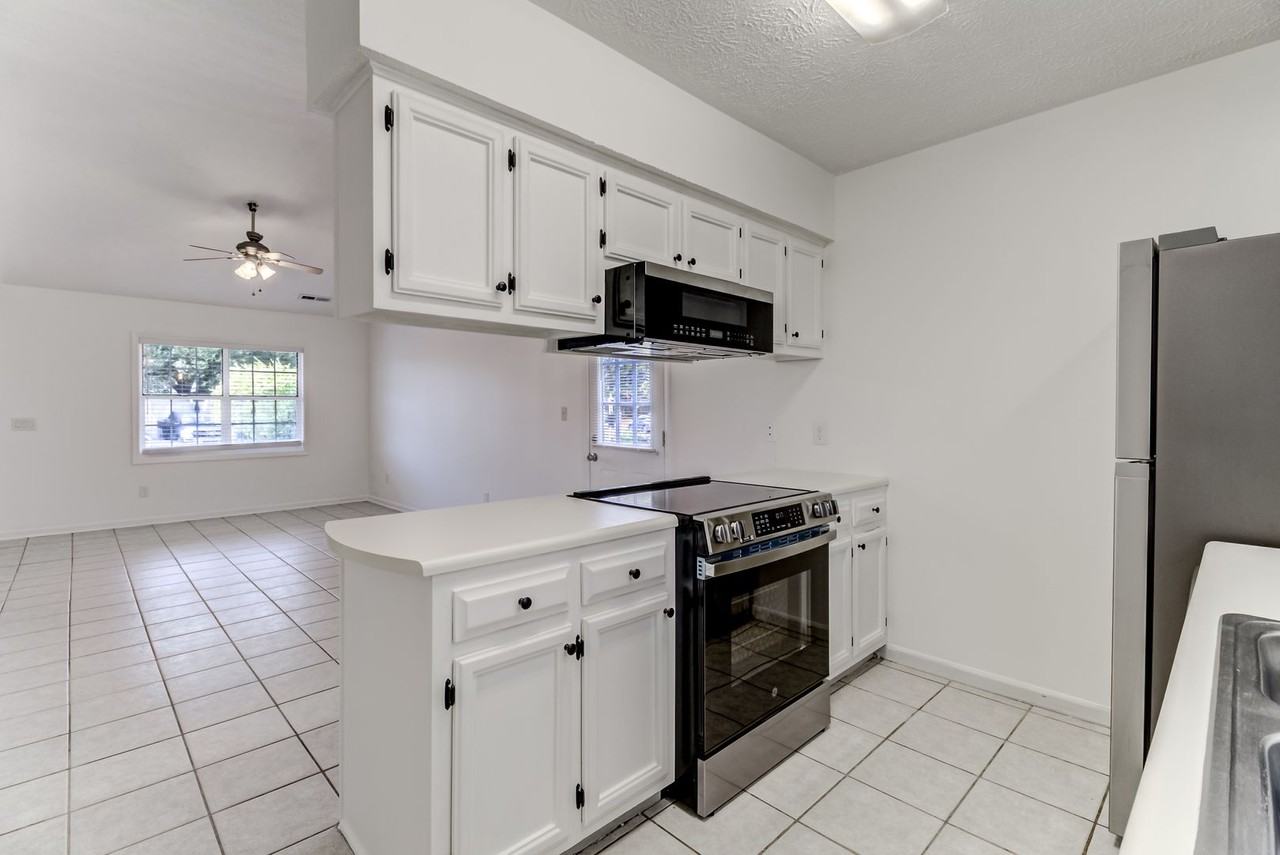 3811 Doe Clearing Ct - Photo 5 of 18