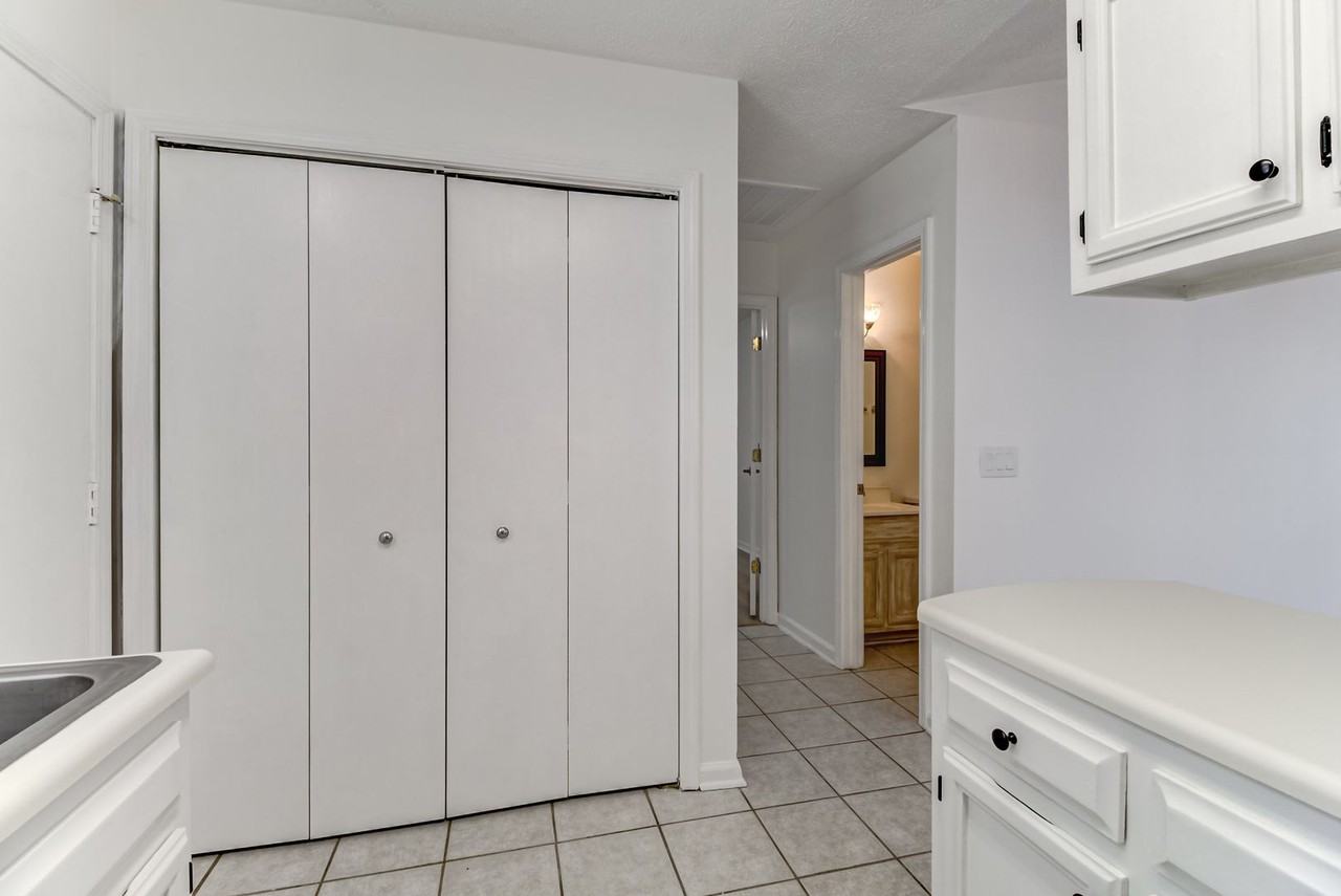 3811 Doe Clearing Ct - Photo 6 of 18