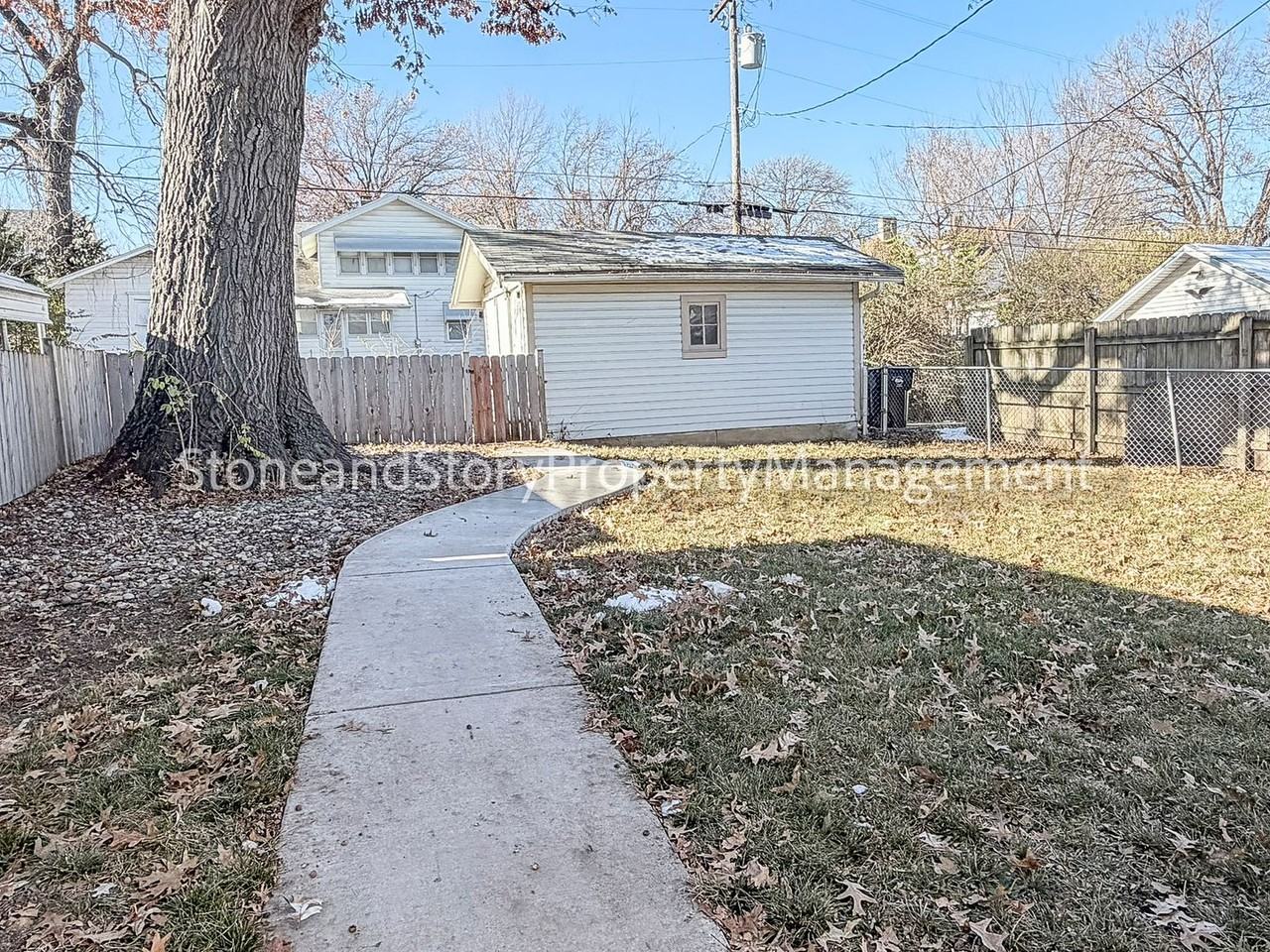 621 Sw Jewell Ave - Photo 4 of 27