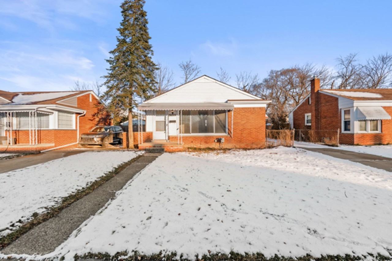 28232 Edward Street - Photo 2 of 17