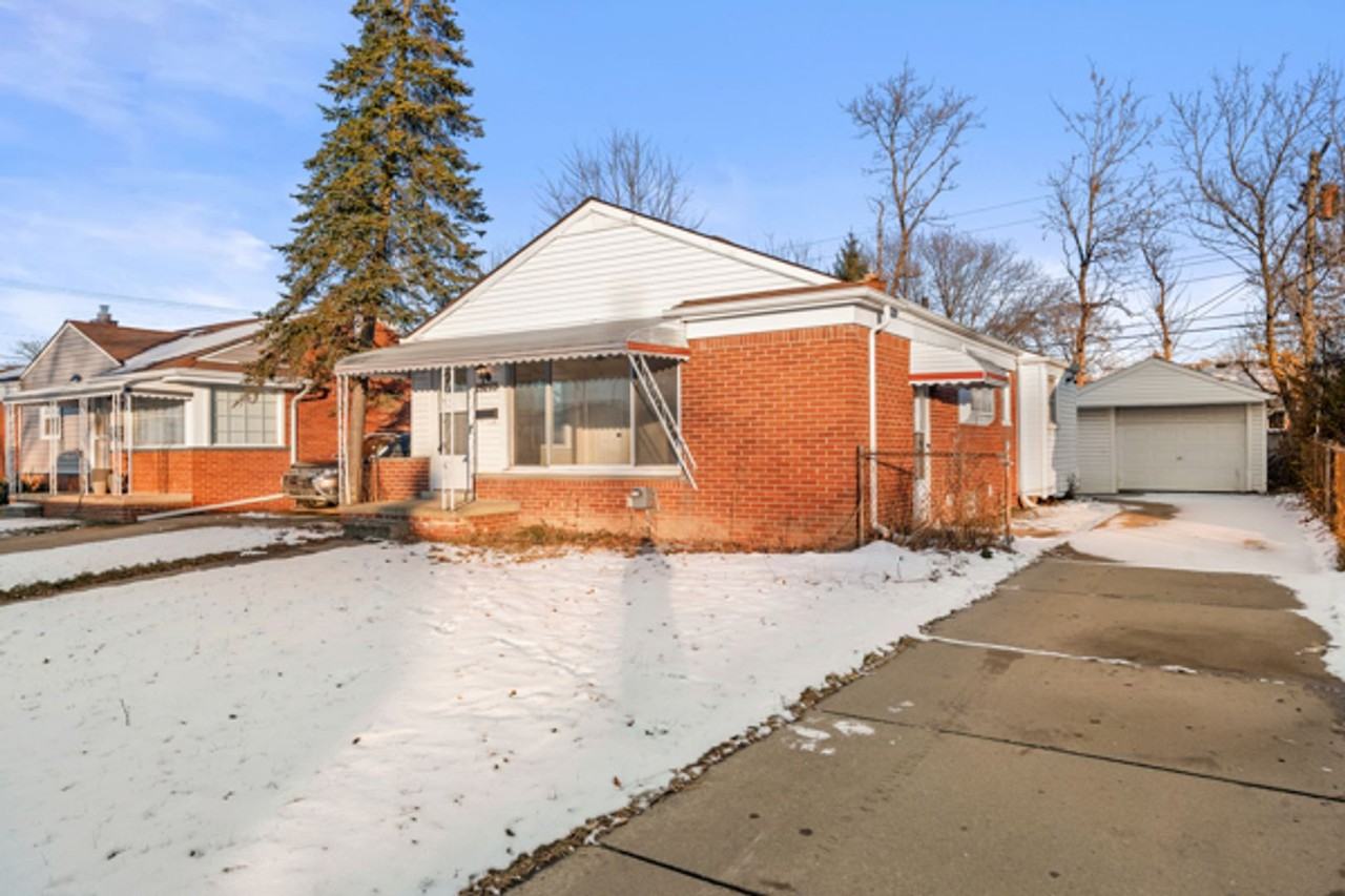 28232 Edward Street - Photo 3 of 17