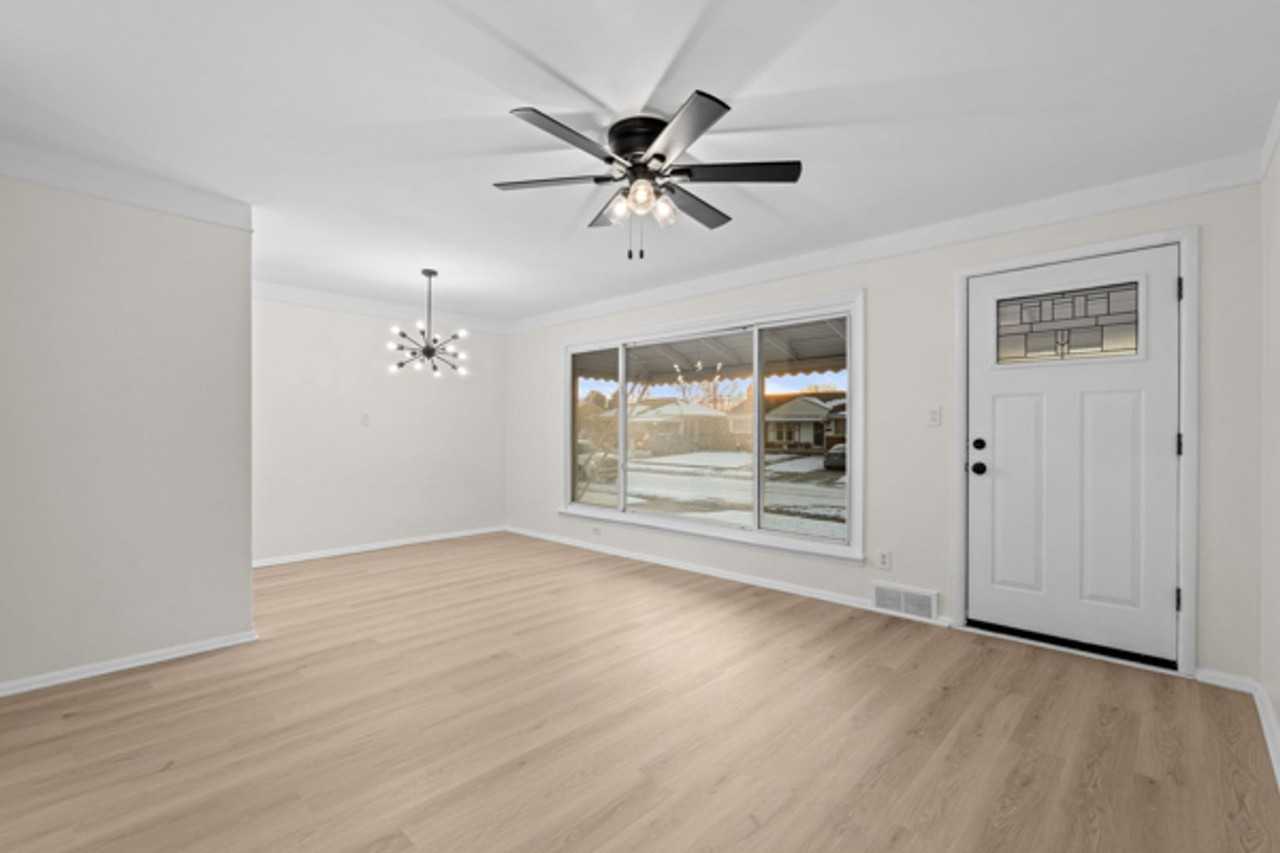 28232 Edward Street - Photo 7 of 17