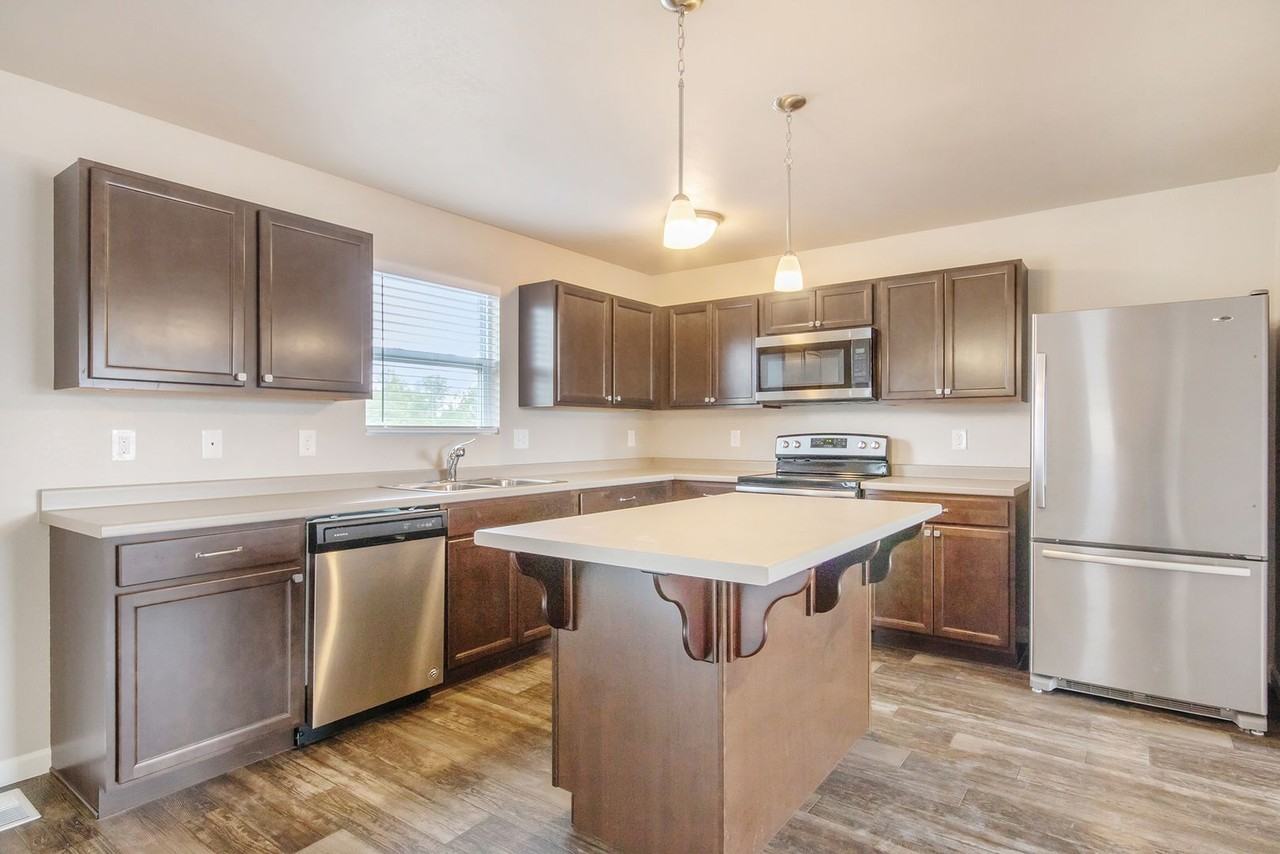 2709 Plover Dr Se - Photo 3 of 50