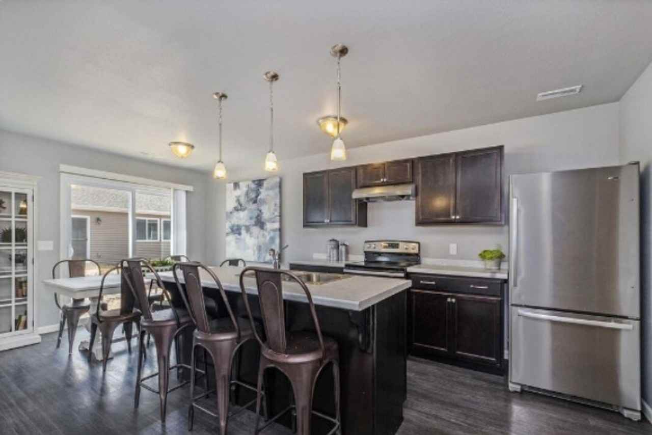 1014 W Villas Dr - Photo 2 of 18