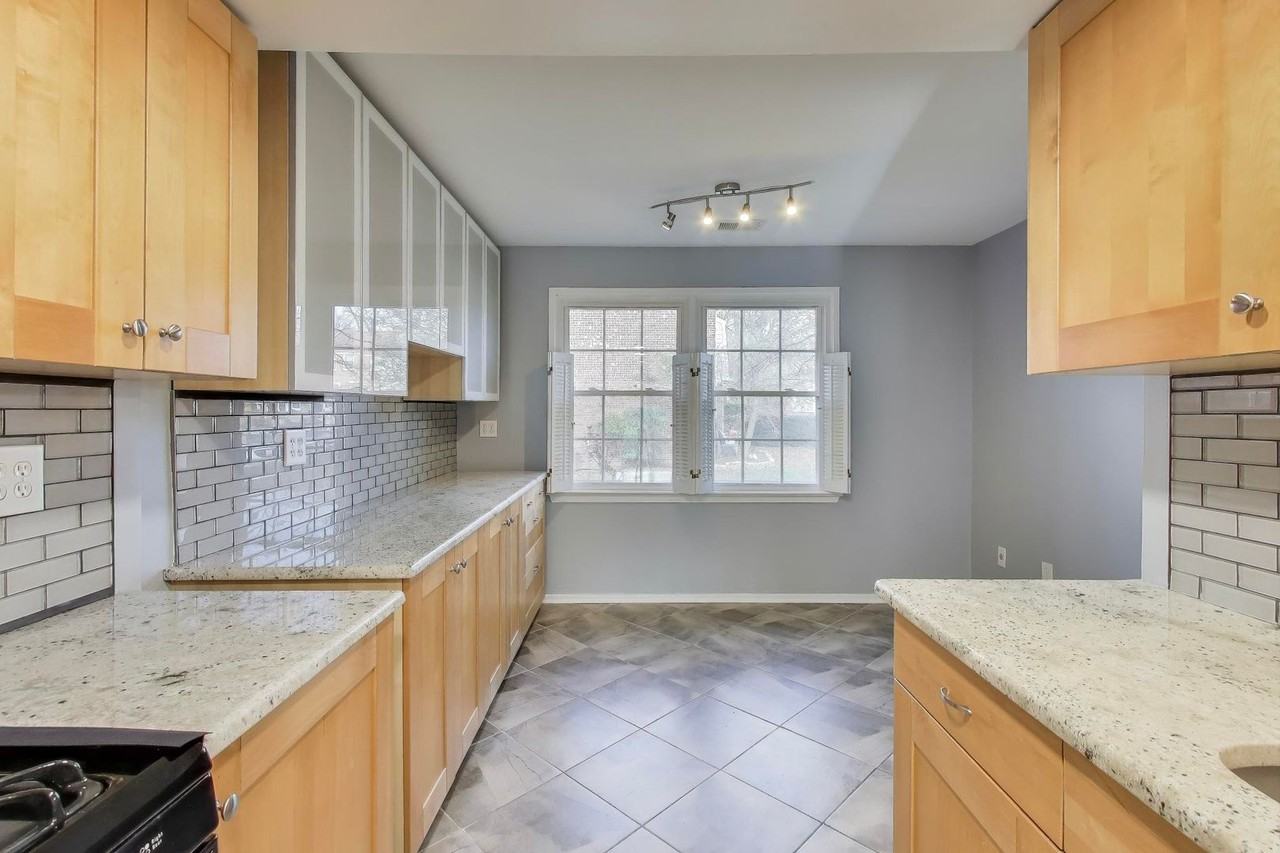 5769 Yellowrose Ct - Photo 4 of 35