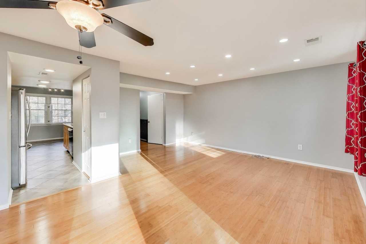 5769 Yellowrose Ct - Photo 5 of 35
