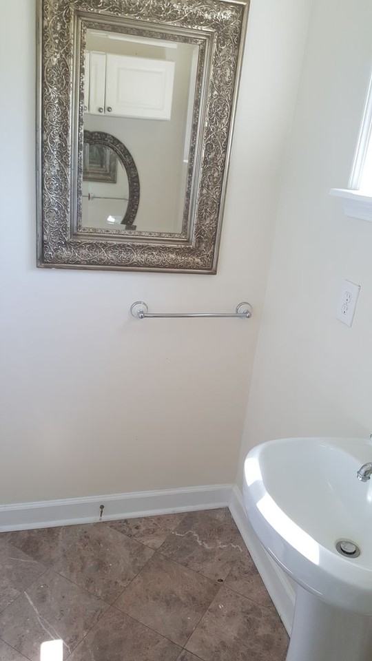 536 East 33rd Street - Photo 4 of 9