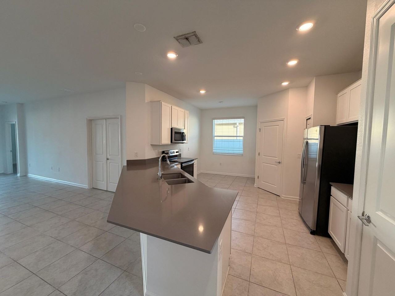 873 Citrus Reserve Blvd - Photo 6 of 37