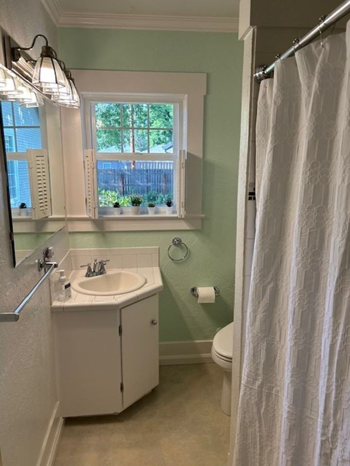 1007 Reddy Ave - Photo 6 of 6