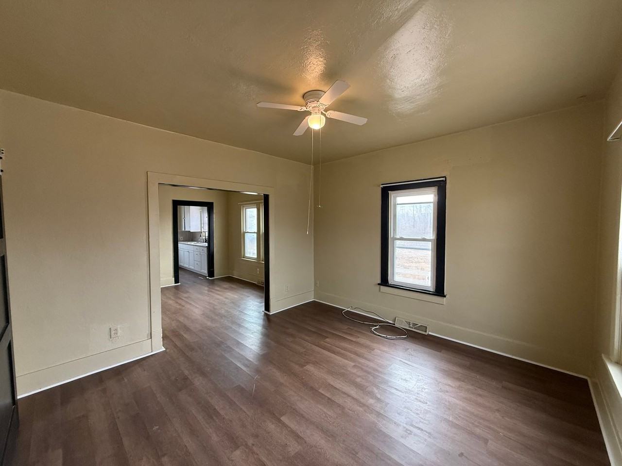 1123 11th Ave - Photo 2 of 19