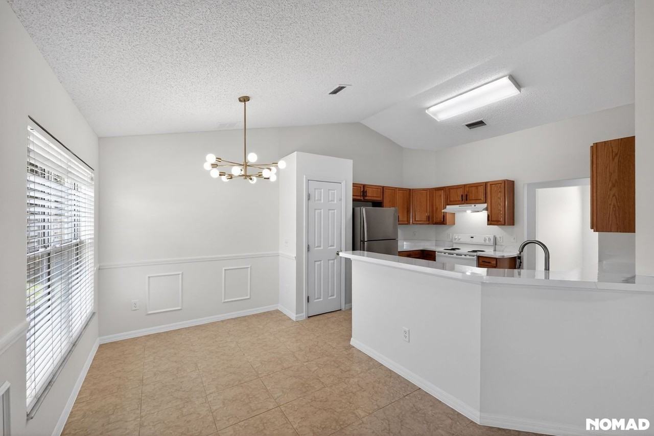 1281 Sw San Esteban Ave - Photo 7 of 28