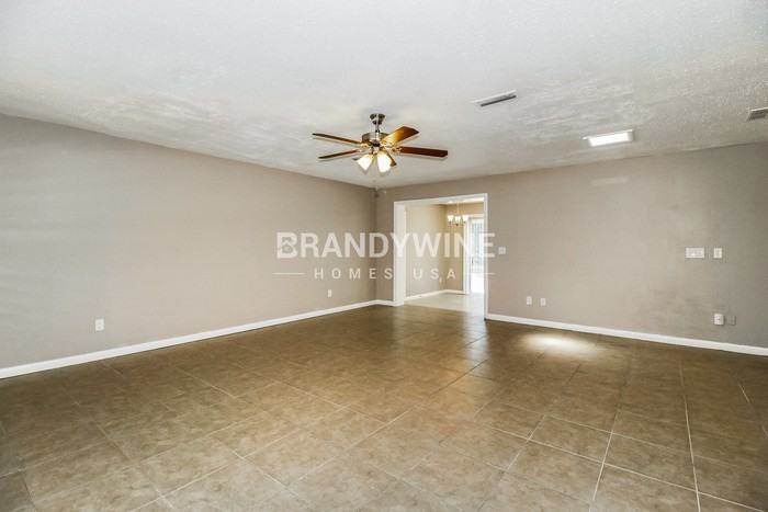 3221 Thistle Hill Dr - Photo 2 of 18