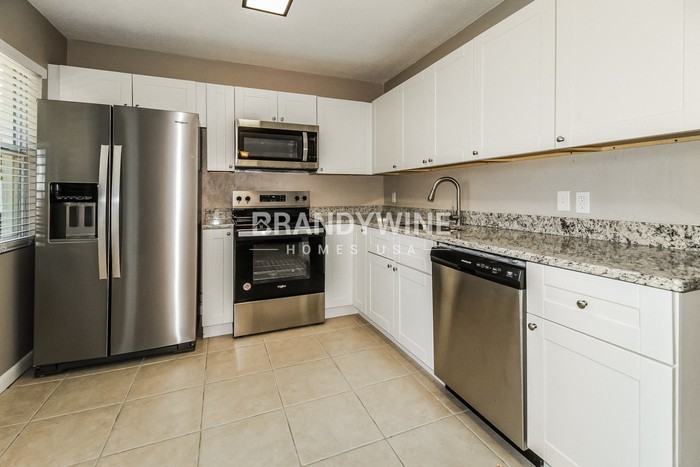 3221 Thistle Hill Dr - Photo 7 of 18