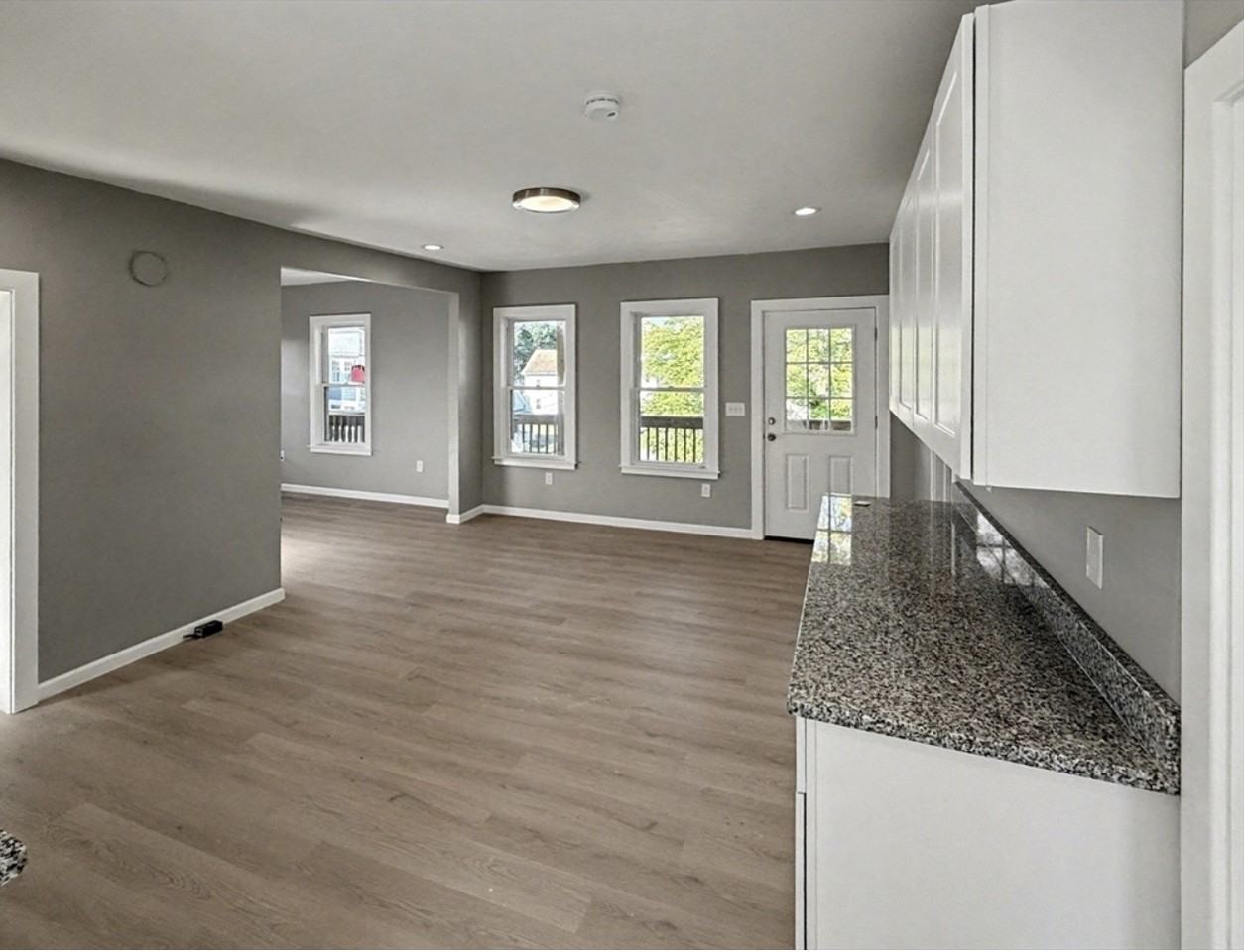 79 Fairlawn Avenue #3 - Photo 3 of 12