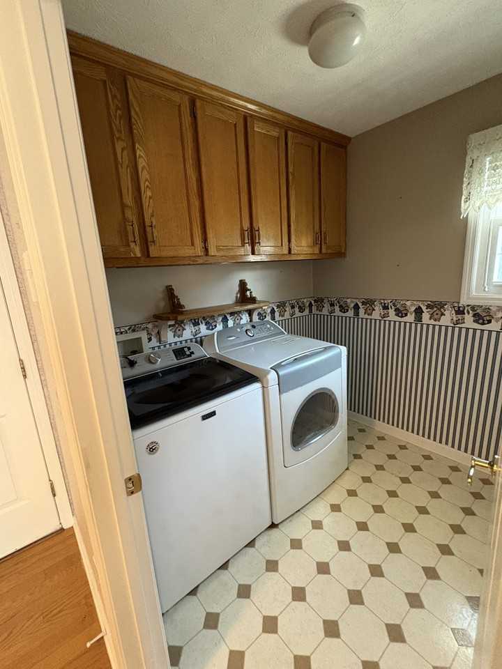 886 Castlewood Drive #NA