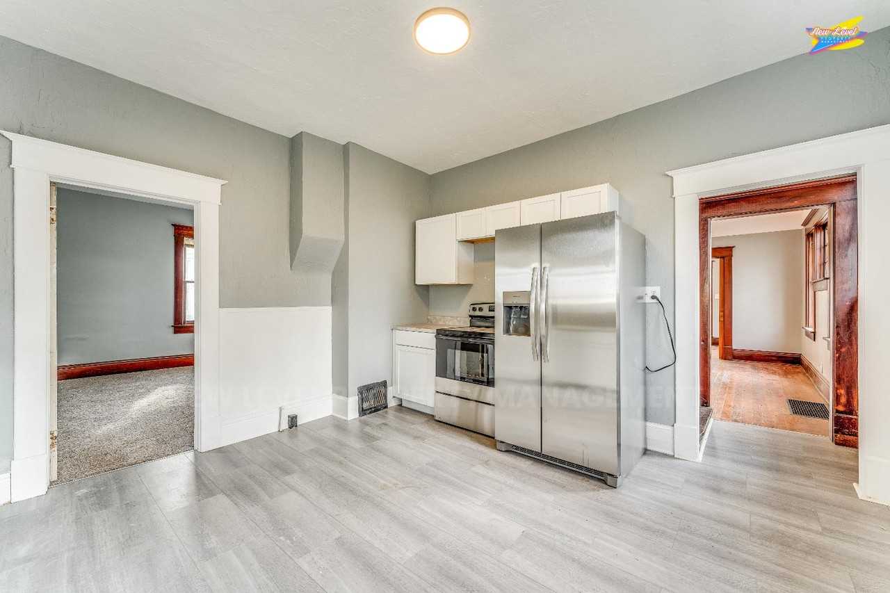 305 N Pennsylvania Ave - Photo 6 of 18