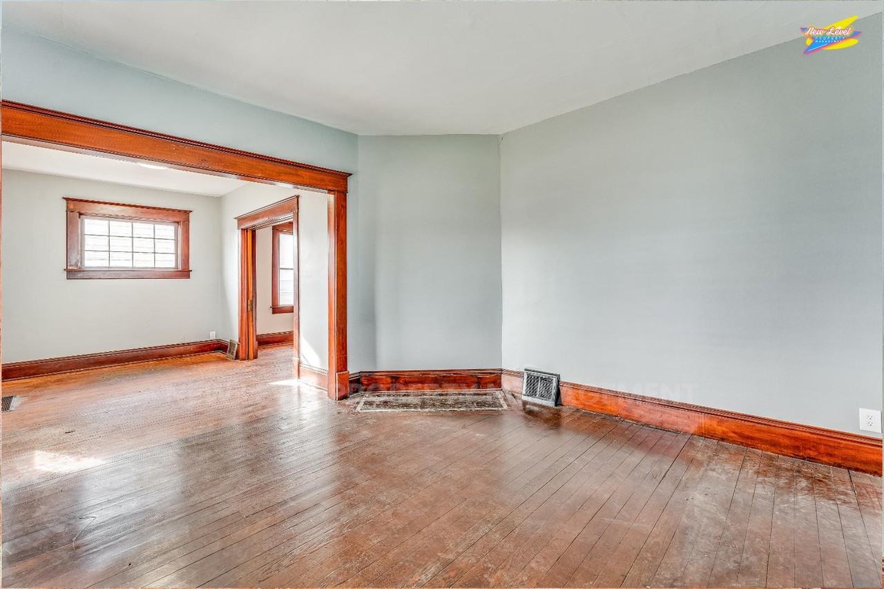 305 N Pennsylvania Ave - Photo 7 of 18