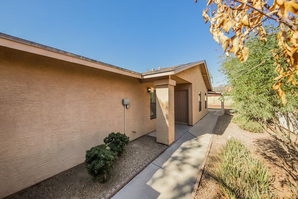 3814 W Marconi Ave - Photo 3 of 16