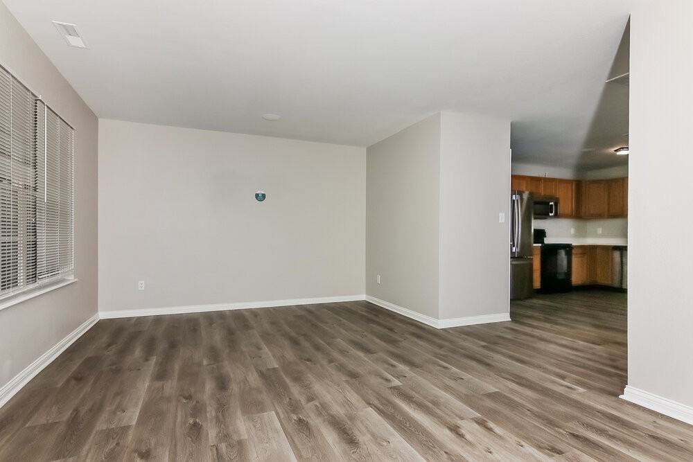 1848 Ernest Dr - Photo 6 of 31