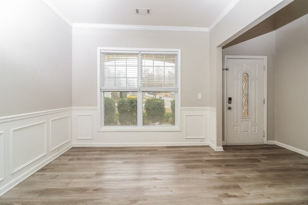 3643 Uppark Dr - Photo 7 of 17