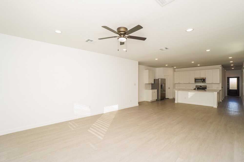 15546 Crescent Hill Dr - Photo 6 of 17