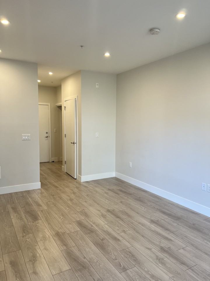 45500 Market Way - Photo 3 of 10