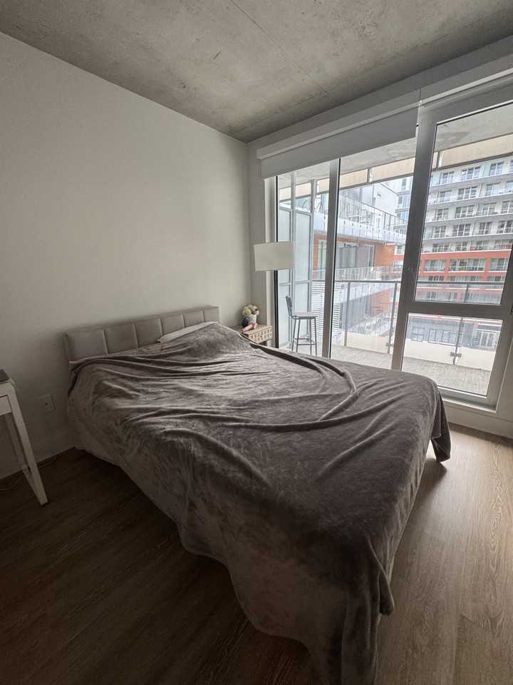 693 Rue William - Photo 2 of 8