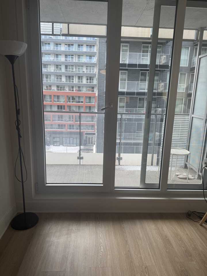 693 Rue William - Photo 4 of 8