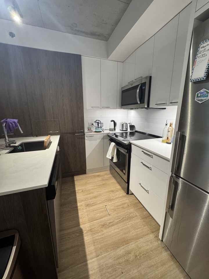 693 Rue William - Photo 5 of 8